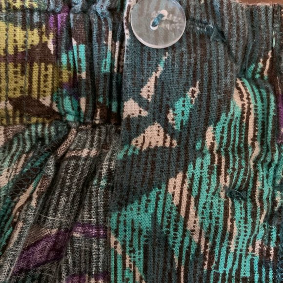 Forever 21 Floral Shorts Small - Picture 4 of 4